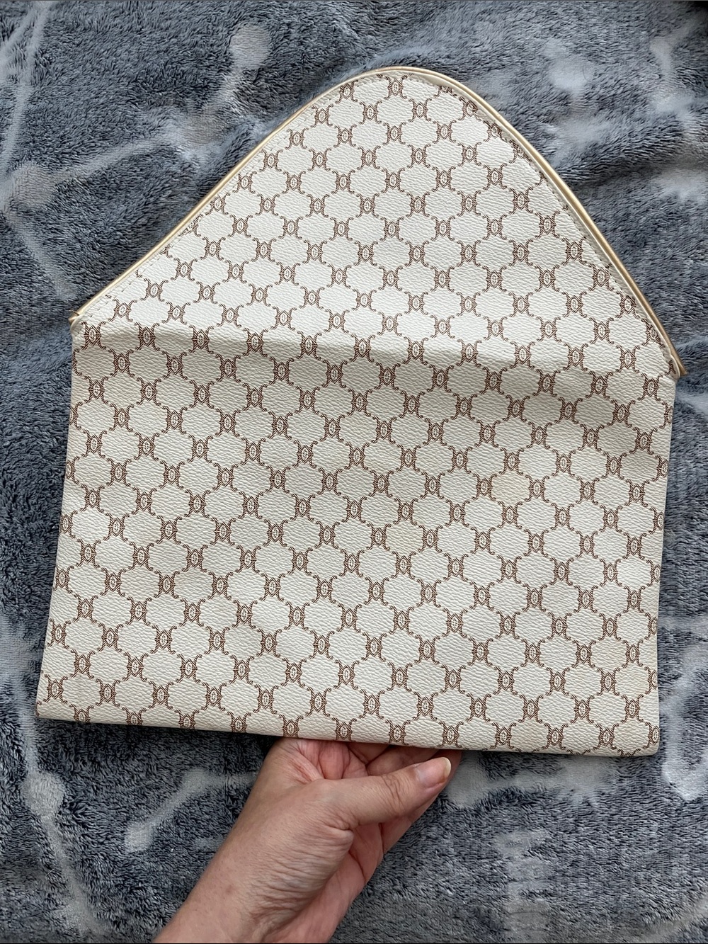 BNWOT envelope clutch - Picture 3 of 3